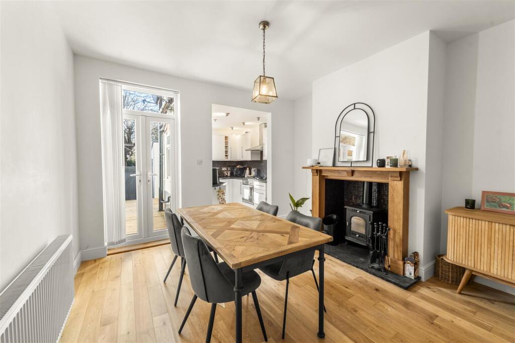 Belgrave Road, Sale photo 4