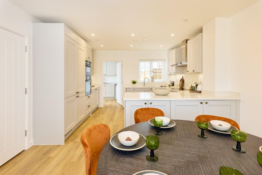Clayhill Road, Burghfield Common, RG7 3NZ - View 5