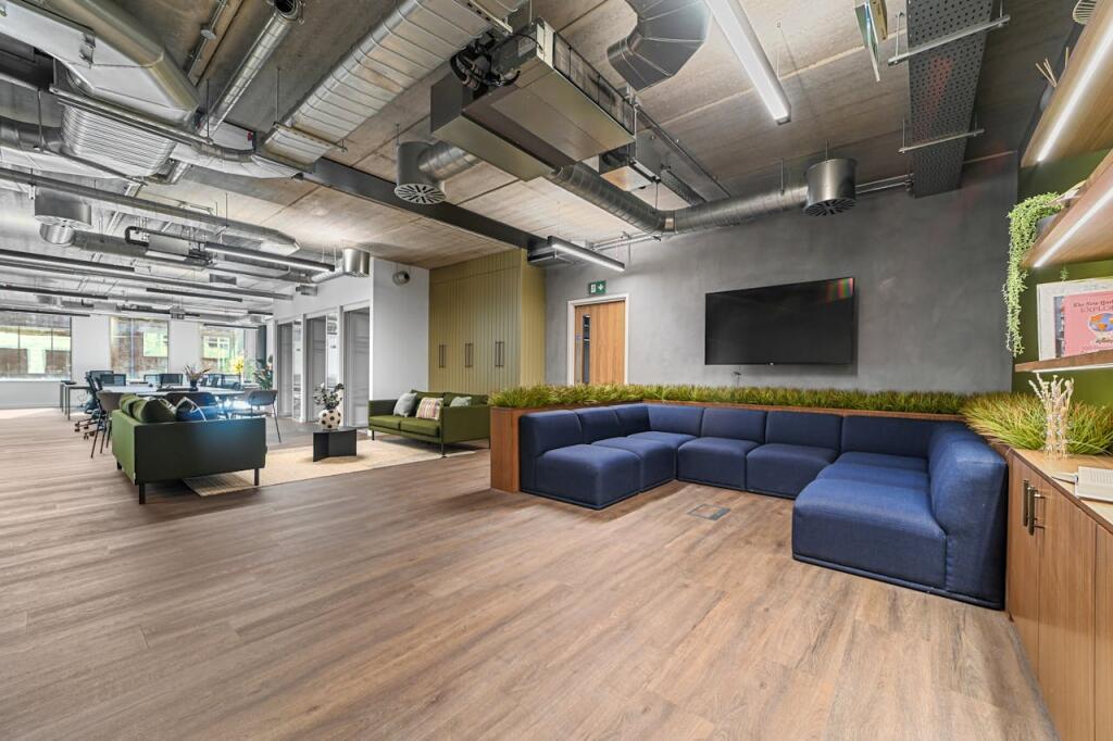 HTBC10WhiteLionStreet3.JPG