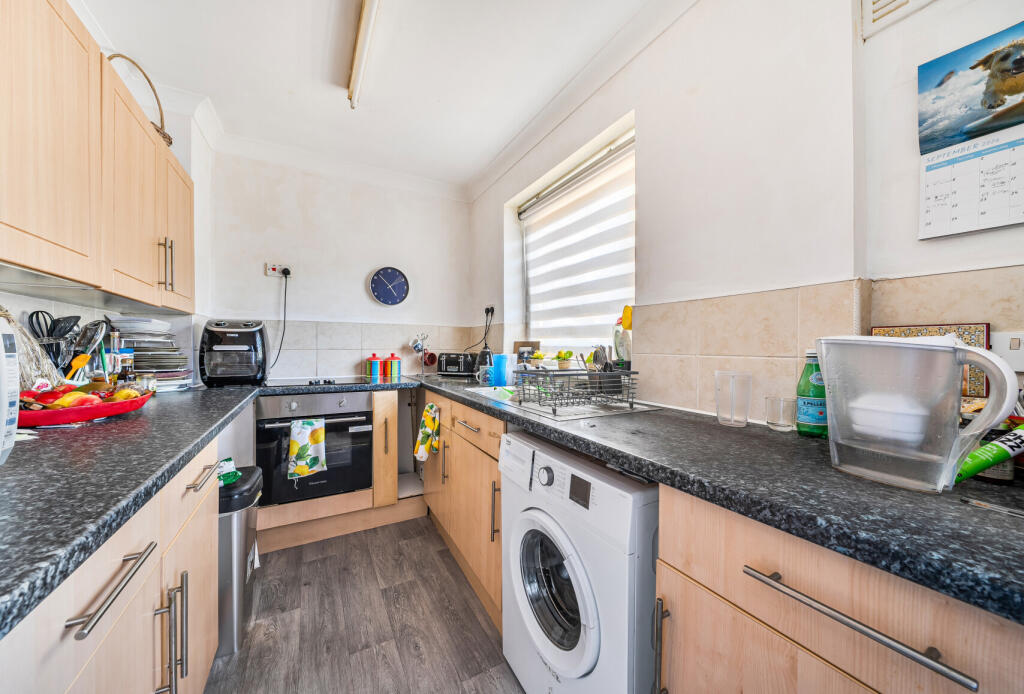 Apartment in Reigate and Banstead, Earlswood - View 2