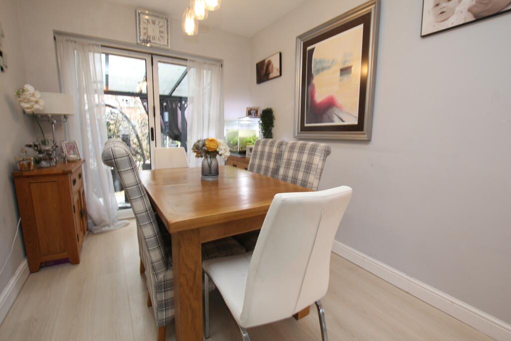 House in Lincoln, Lincolnshire - More
