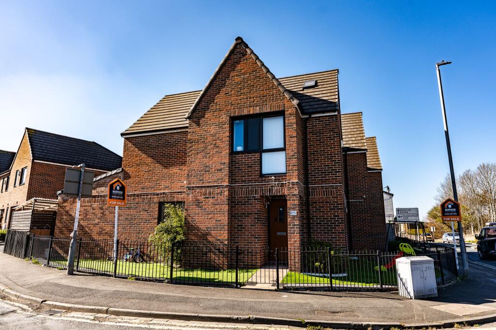 Main image of property: Leeds Old Road, Batley, WF17