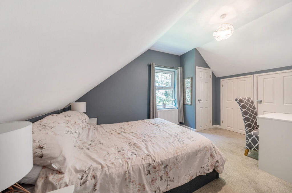 Apartment in Reading - View 5