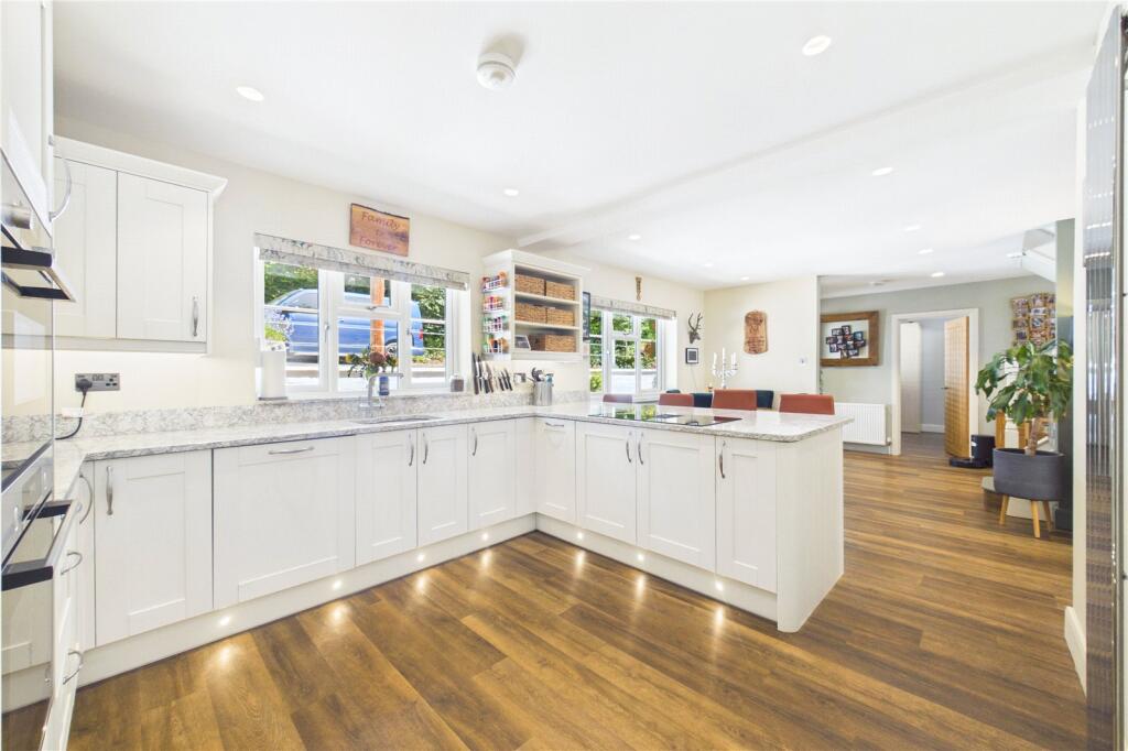 House in Burghfield Common, Burghfield - View 4