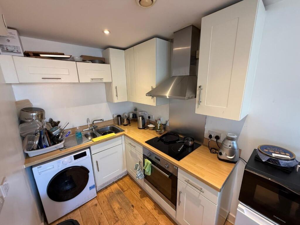 Apartment in Manchester - View 5