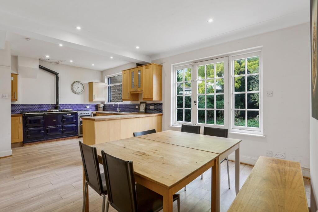 House in London - View 2