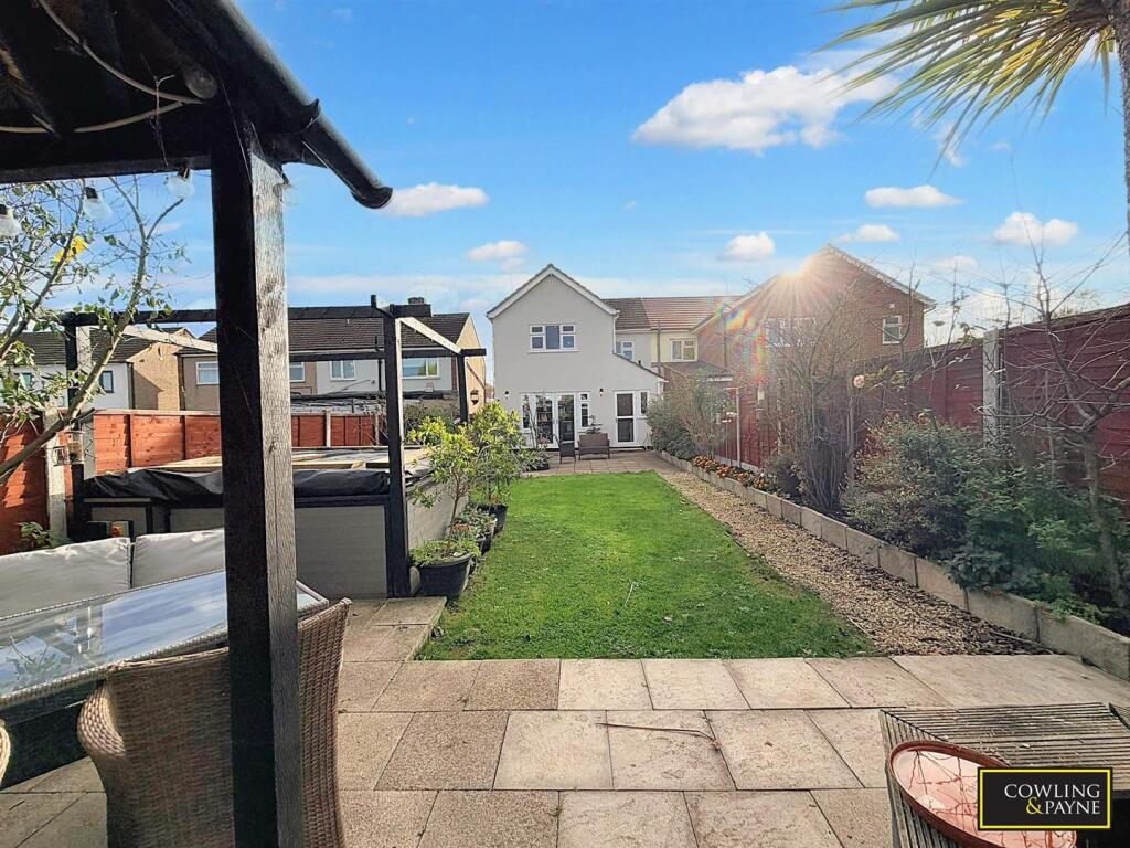 Elder Avenue, Wickford photo 4