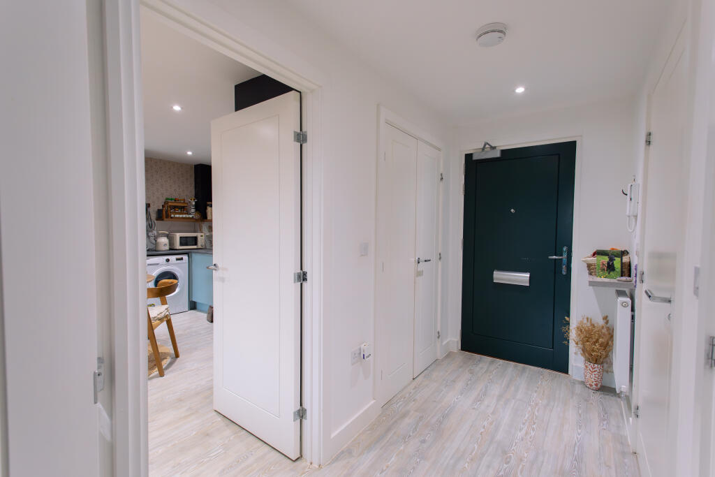 Apartment in Daventry, West Northamptonshire - View 5