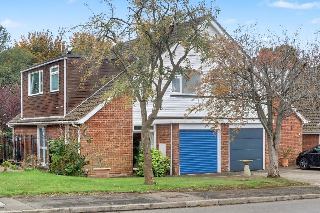 Main image of property: Headingley Close, Stevenage, Hertfordshire, SG1
