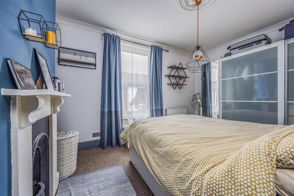 House in Portsmouth, Fratton - More