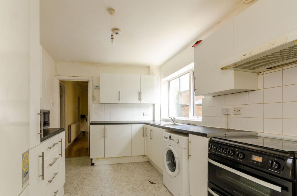 Ashenden Road, Guildford, GU2 photo 4