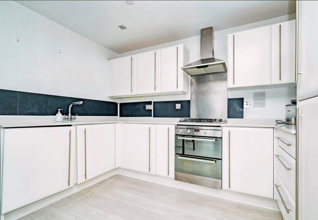 Main image of property: Midland Road, Hemel Hempstead, HP2