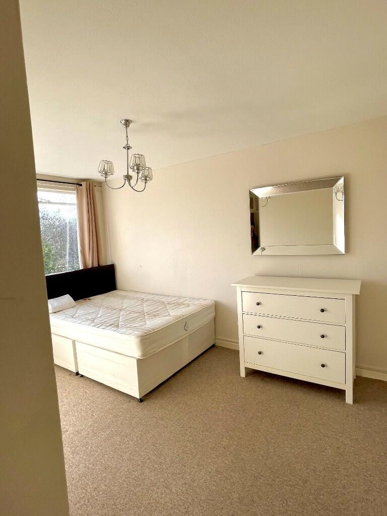 Carlton Drive, London, SW15 photo 4