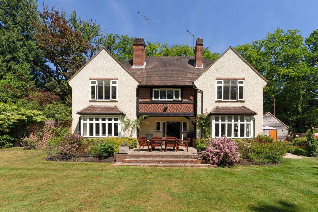 Main image of property: Reading Road North, Fleet, GU51