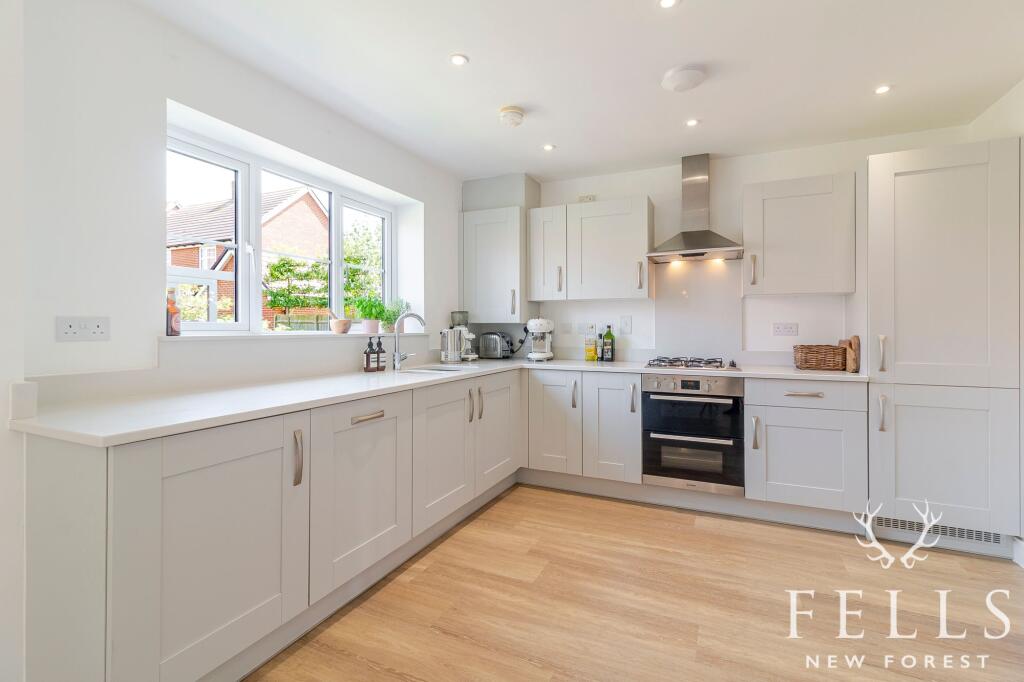 Narrowleaf Drive, Ringwood, BH24 photo 4