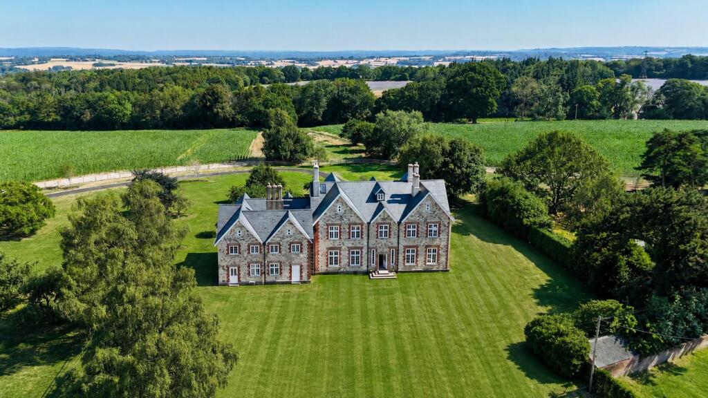Main image of property: Froyle, Alton