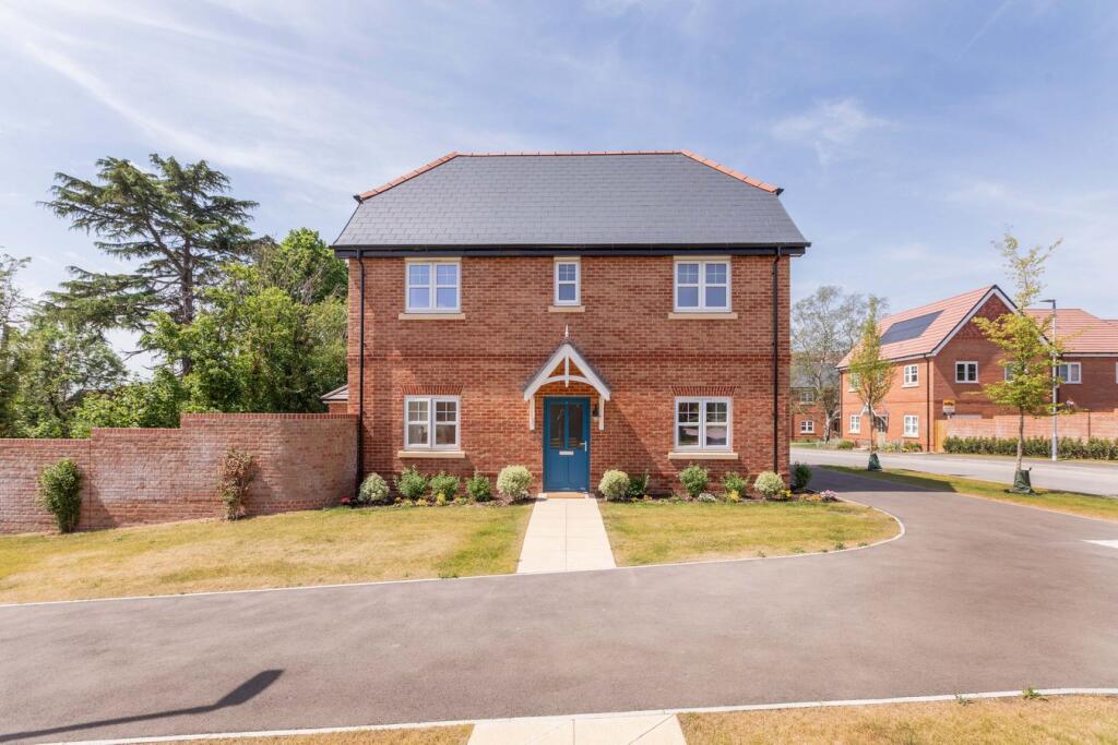 Main image of property: Oakdale Road, Maidenhead, SL6