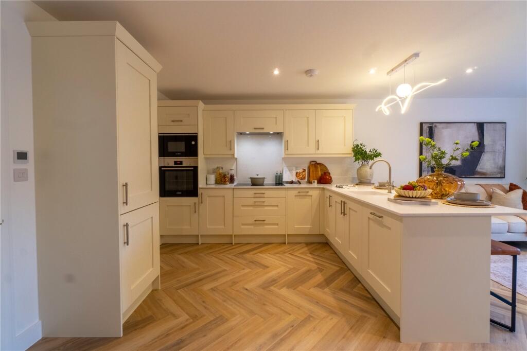 Douglas Road, Maidstone, Kent, ME16 photo 3