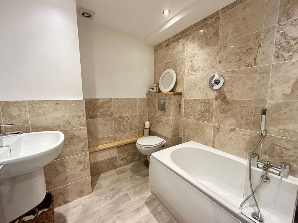 House in Bradford, Cullingworth - View 5