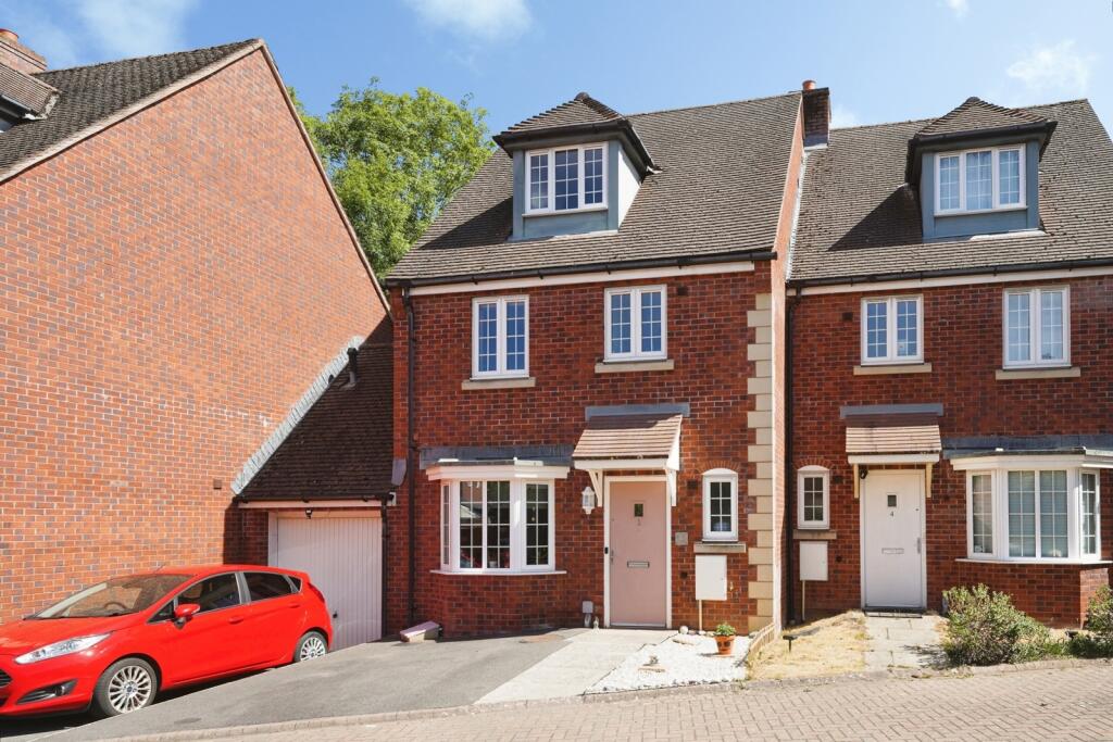 Main image of property: Parsons Close, Dursley, Gloucestershire, GL11