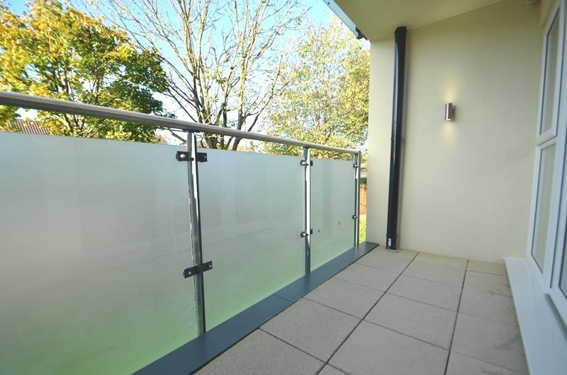 Apartment in Southall - View 5