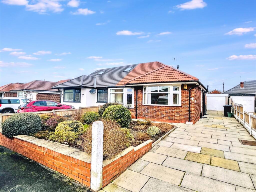 2-bed house on Lambert Drive, Sale, £395,000