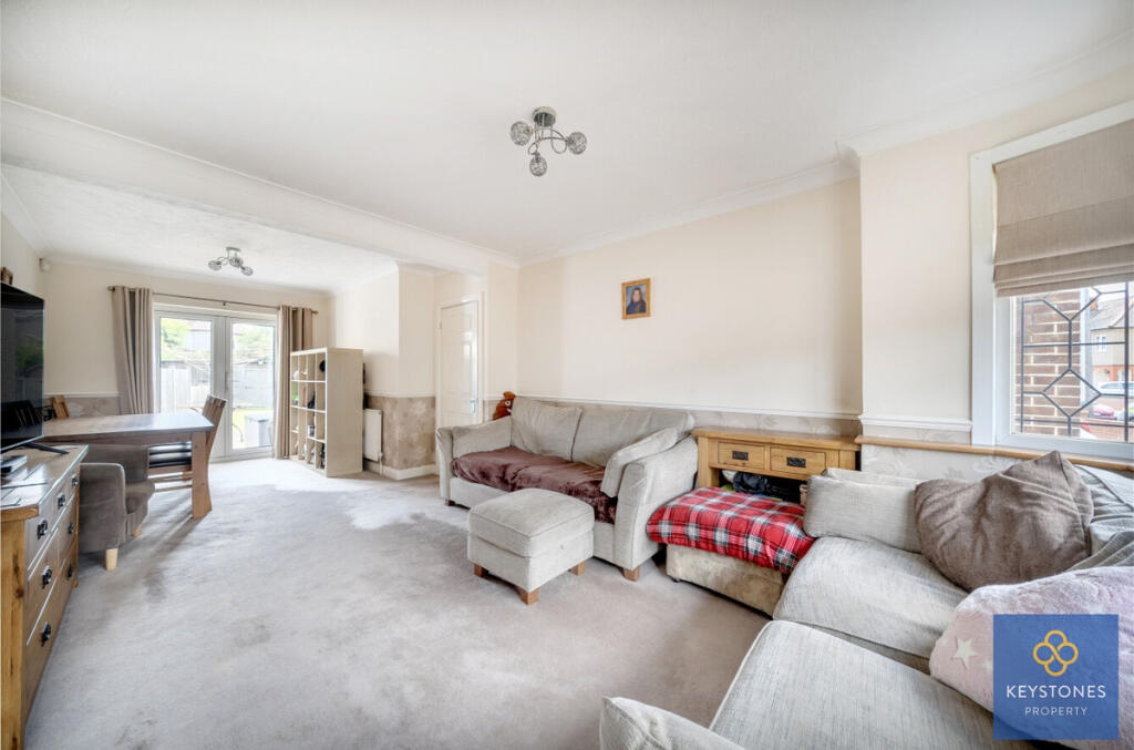 Carter Drive, Collier Row, RM5 photo 2