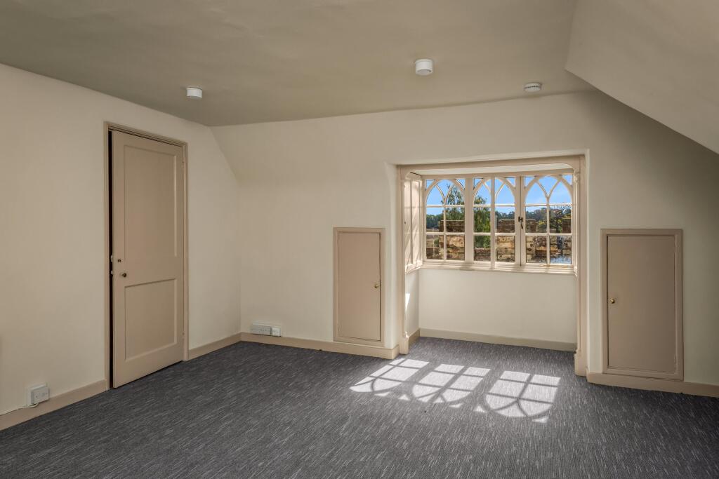 Pelician Suite Room 9