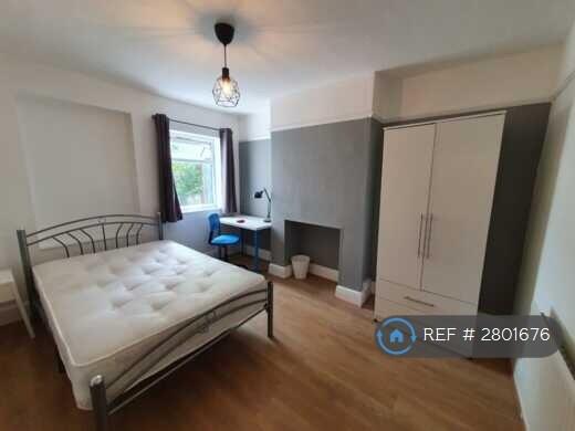 5 bedroom terraced house for rent