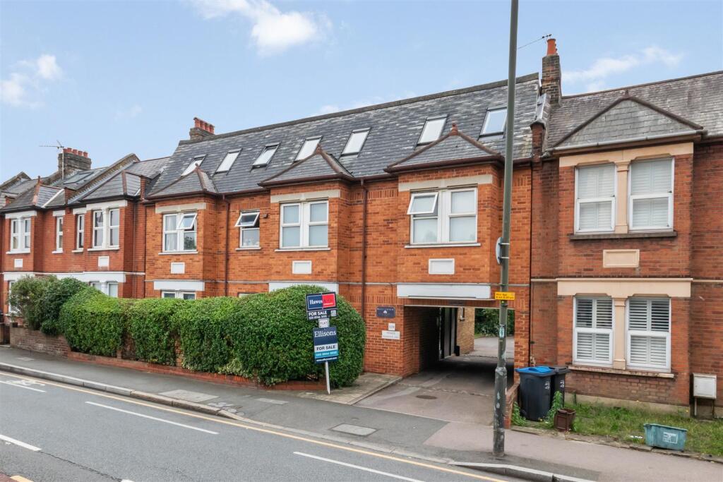 Main image of property: Kingston Road, Raynes Park
