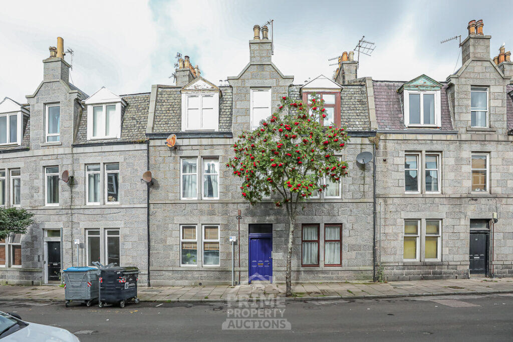 Main image of property: Flat E, 20 Wallfield Crescent, Aberdeen, AB25 2JX
