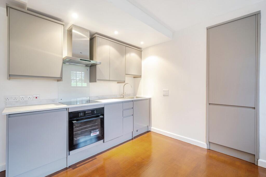 Apartment in London - View 3