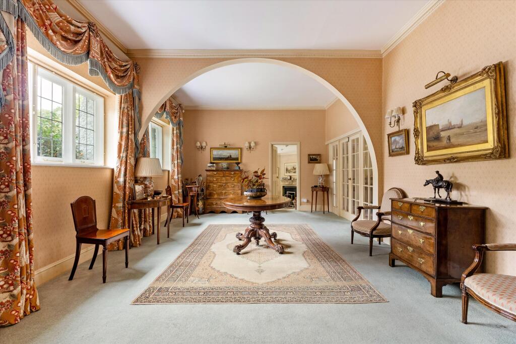 House in East Hampshire, Alton - More