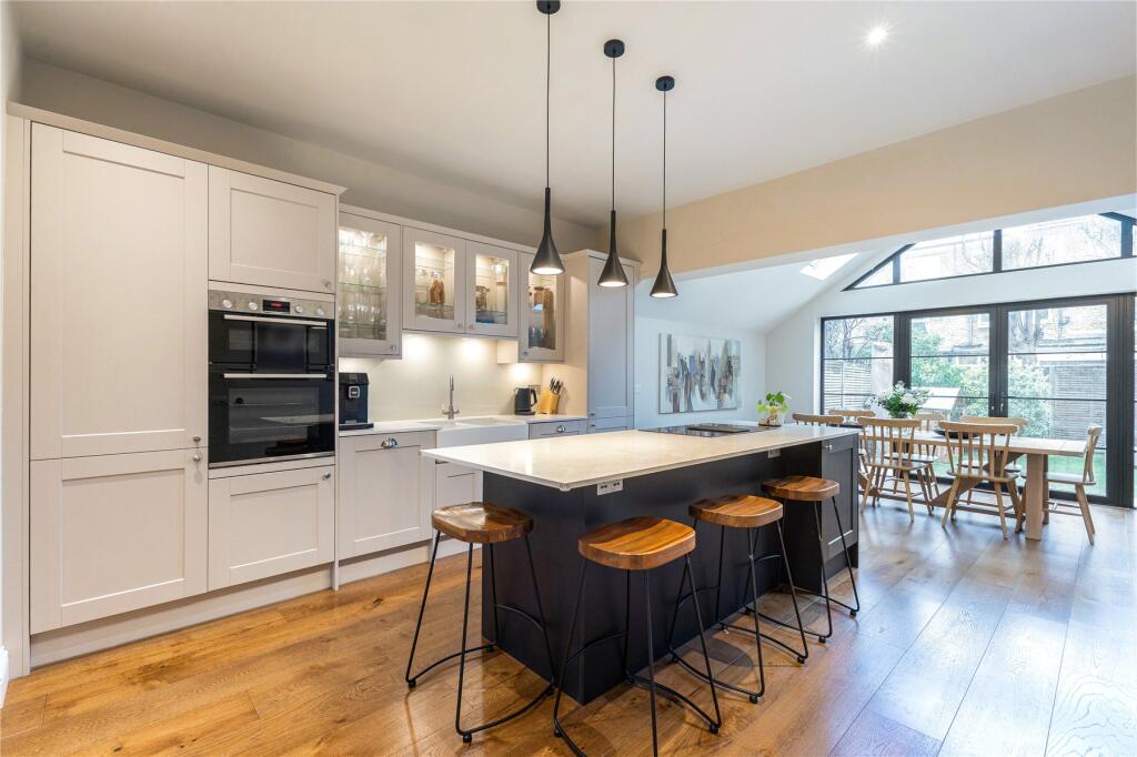 Chatsworth Avenue, Wimbledon, London, SW20 photo 3