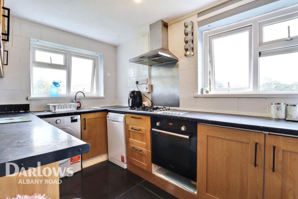 2-bed flat on Coed-Y-Gores, Cardiff, £130,000