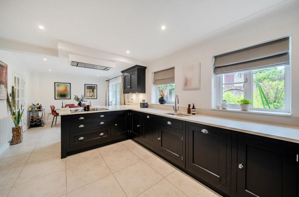 House in Woking, Maybury, Westfield - View 3