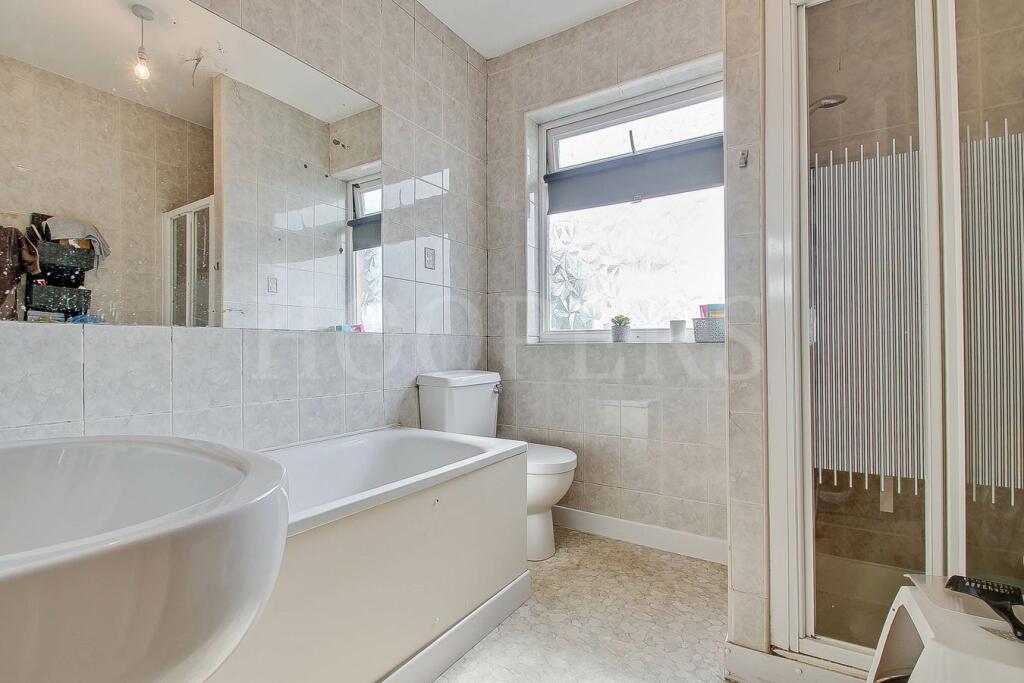 House in London - View 5