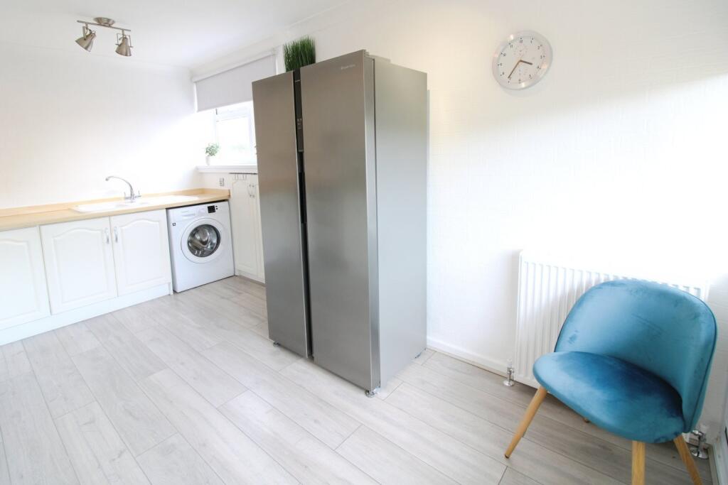 Acacia Close, Castleford, West Yorkshire, WF10 photo 3