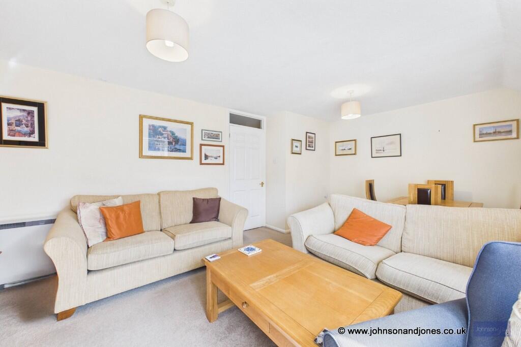 Burley Orchard, Chertsey, Surrey, KT16 - More