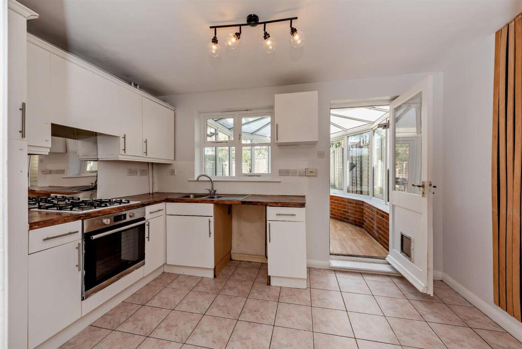 House in Tandridge, Godstone - View 2