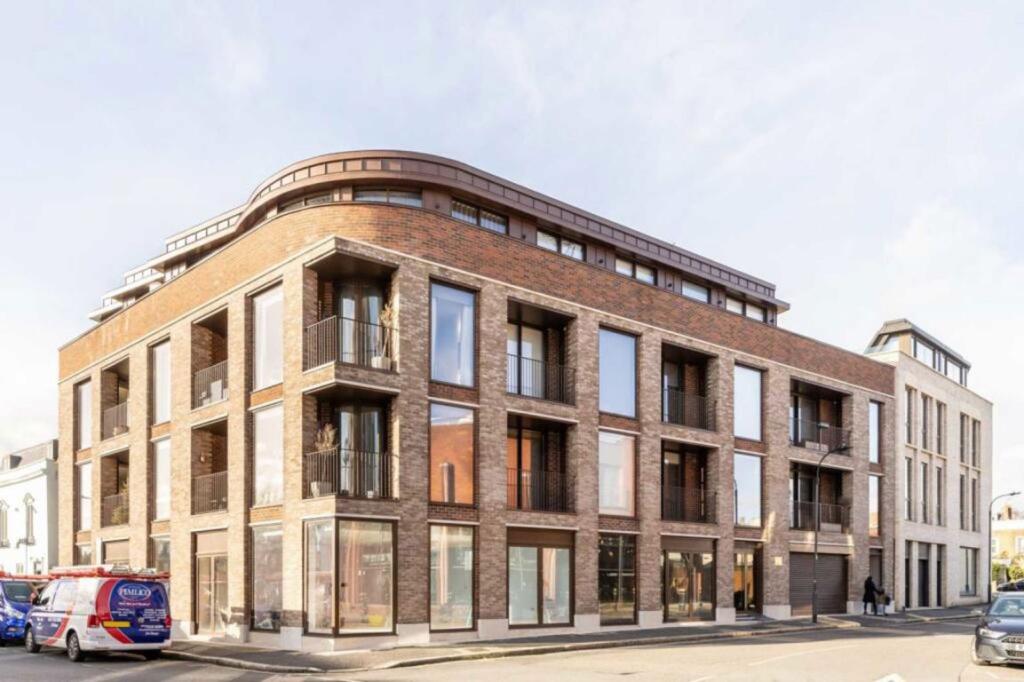 Main image of property: Edith Row, Fulham