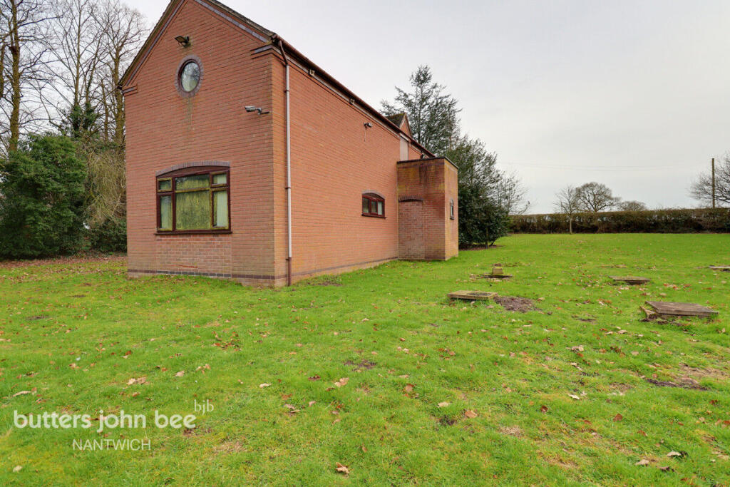 1-bed detached on Hunsterton Lane, Nantwich, £500,000