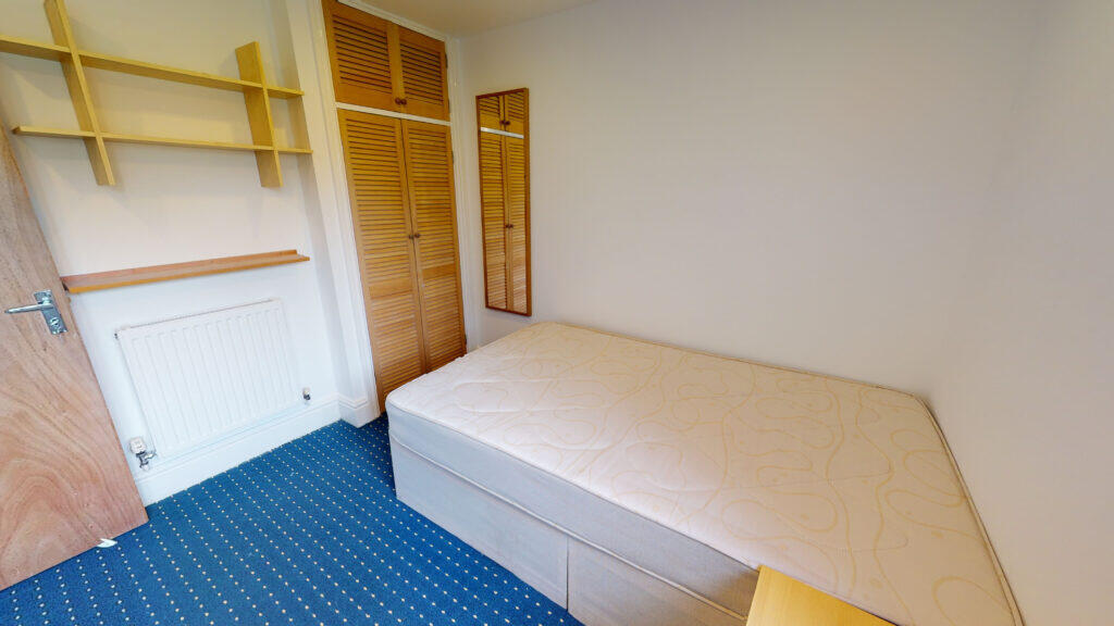 6 bedroom house for rent