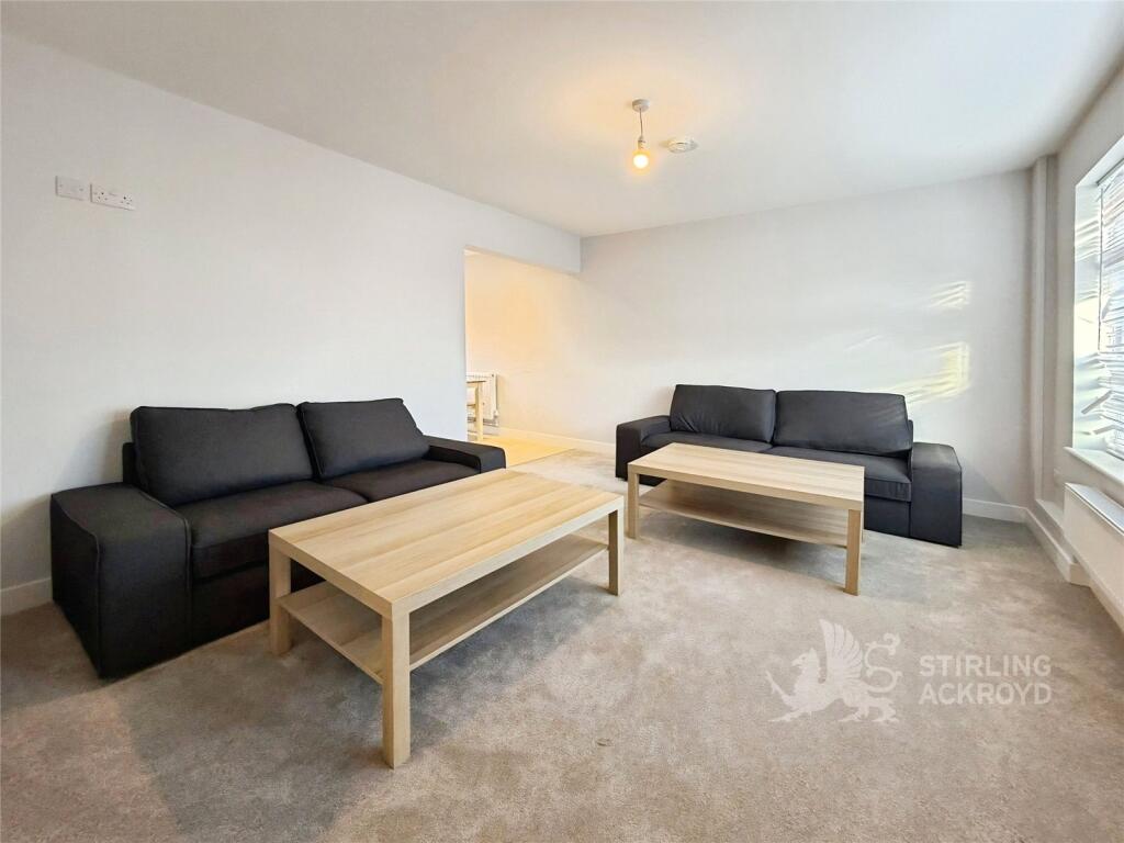 House in Guildford, Surrey - View 3
