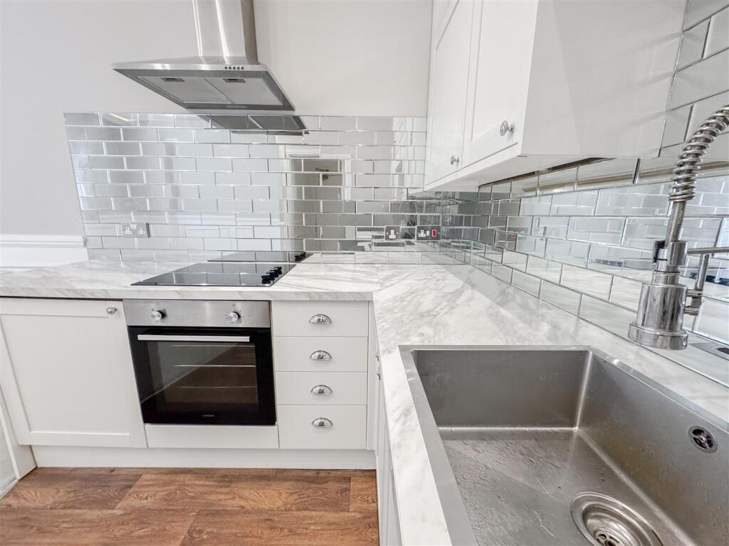 Apartment in Tonbridge - More