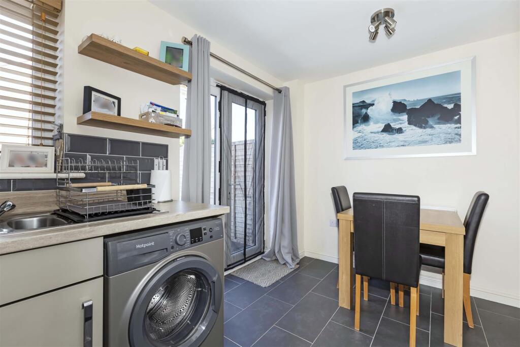 House in West Durrington, Durrington - View 4