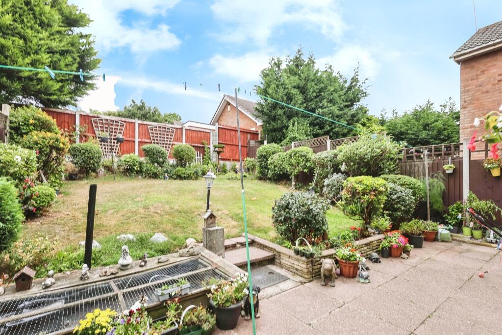 House in Dudley, West Midlands - More