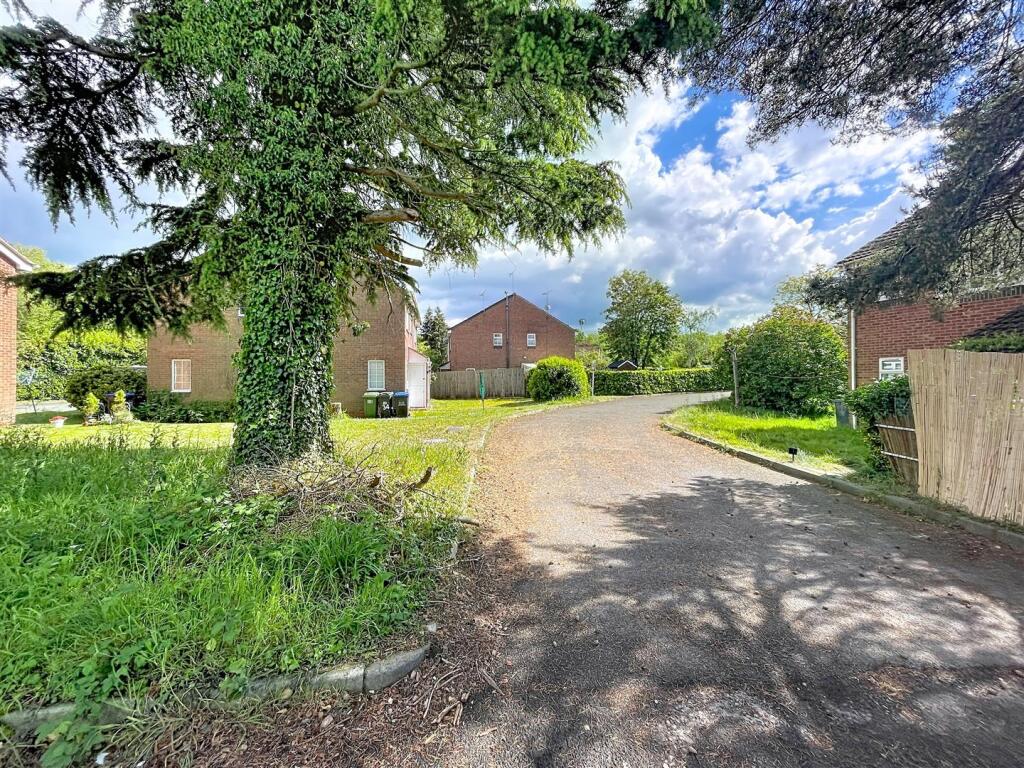 Ebourne Close, Kenilworth - View 5