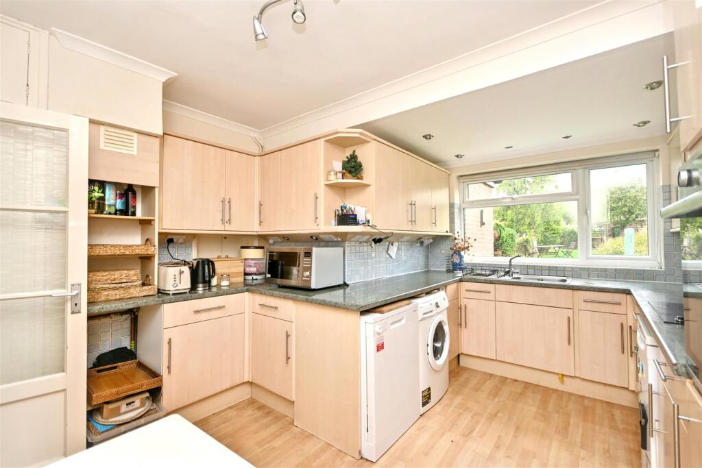 House in Brighton - View 3