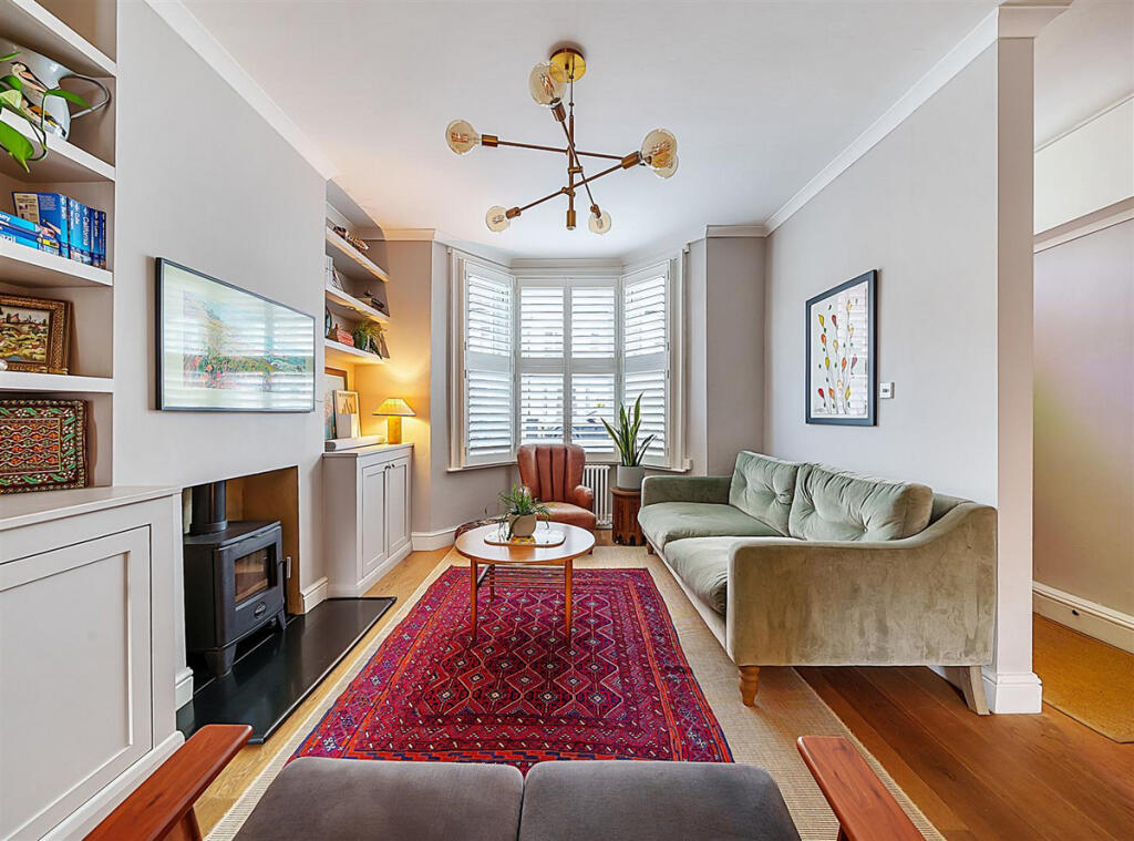 House in London - View 2
